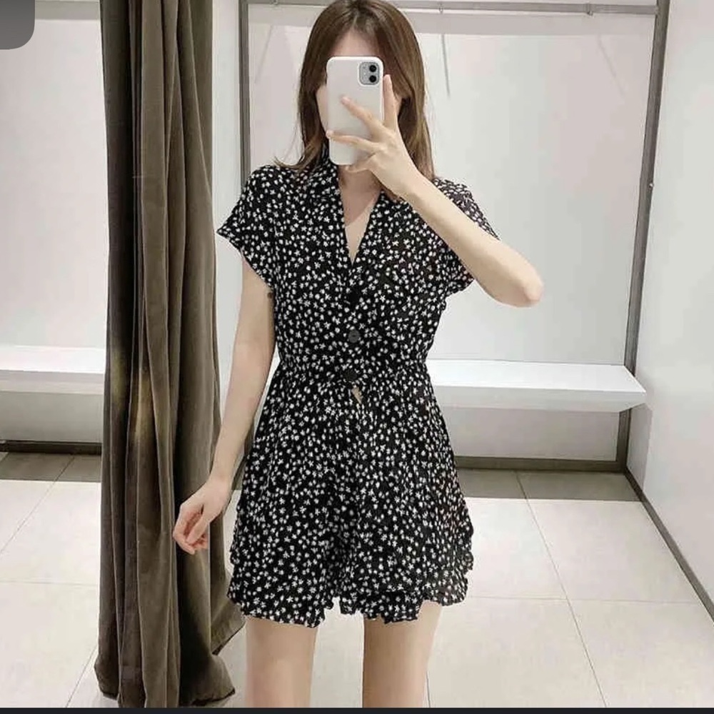 🖤 Zara Black Floral Print Flowy Short Jumpsuit/Romper